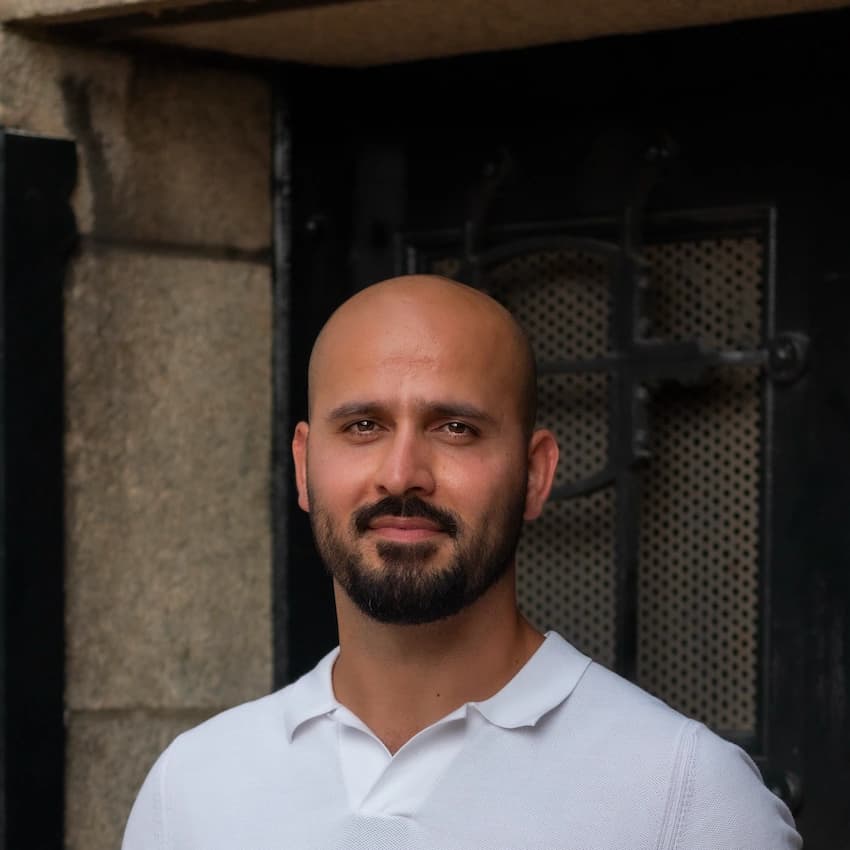 Zahed Ashkara - oprichter van Embed AI en AI governance consultant